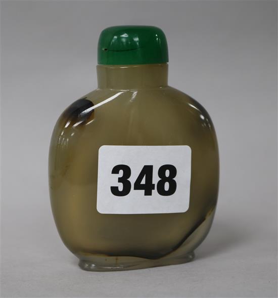 A Chinese agate snuff bottle